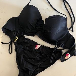 Victoria’s Secret Black Scallop Bikini: TOP AND BOTTOMS